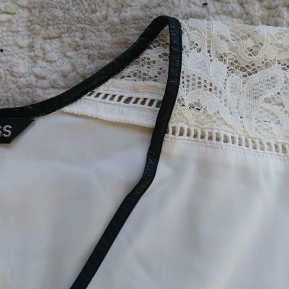 Express Embroidered Lace Imitation Leather V Neck Top S Ivory - Picture 11 of 15